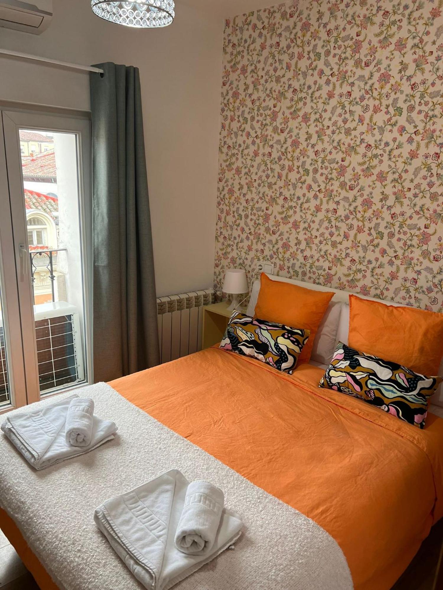 Hostal Flat55Мадрид Экстерьер фото