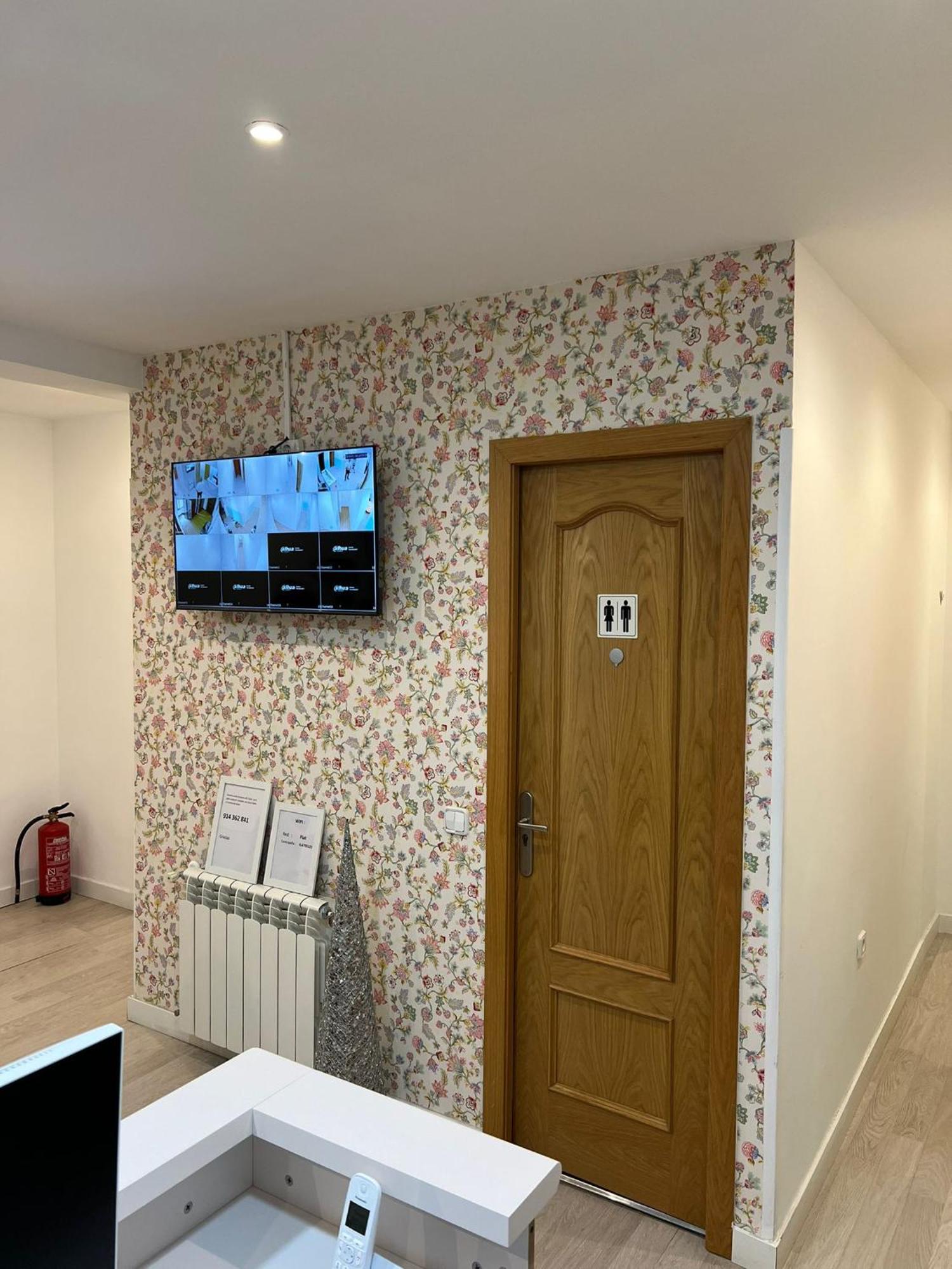 Hostal Flat55Мадрид Экстерьер фото