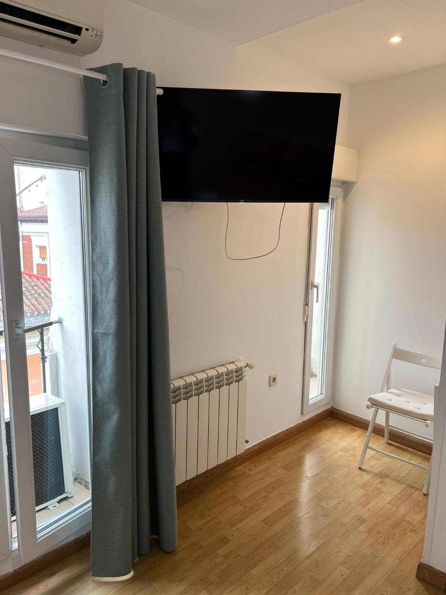 Hostal Flat55Мадрид Экстерьер фото