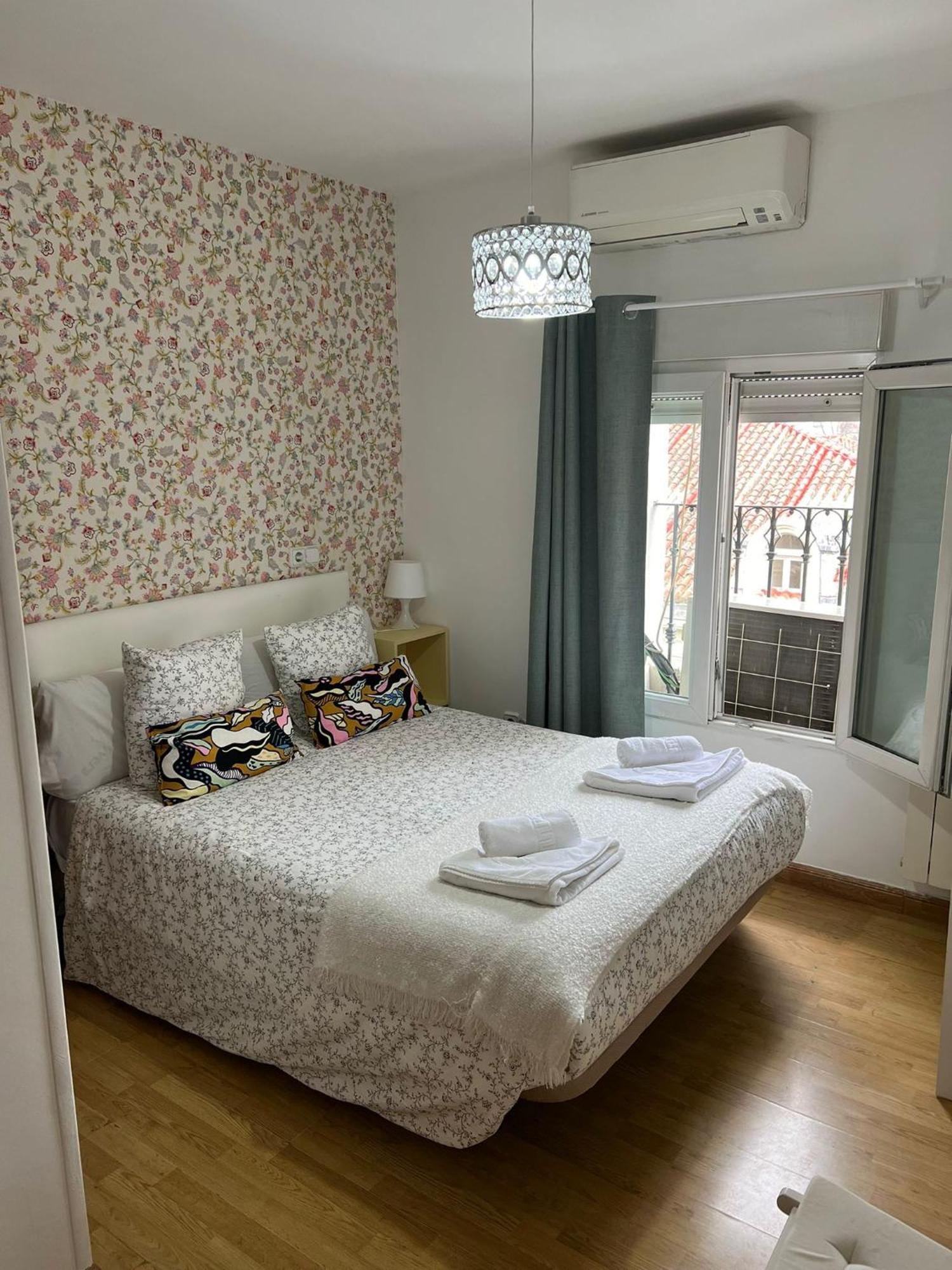 Hostal Flat55Мадрид Экстерьер фото