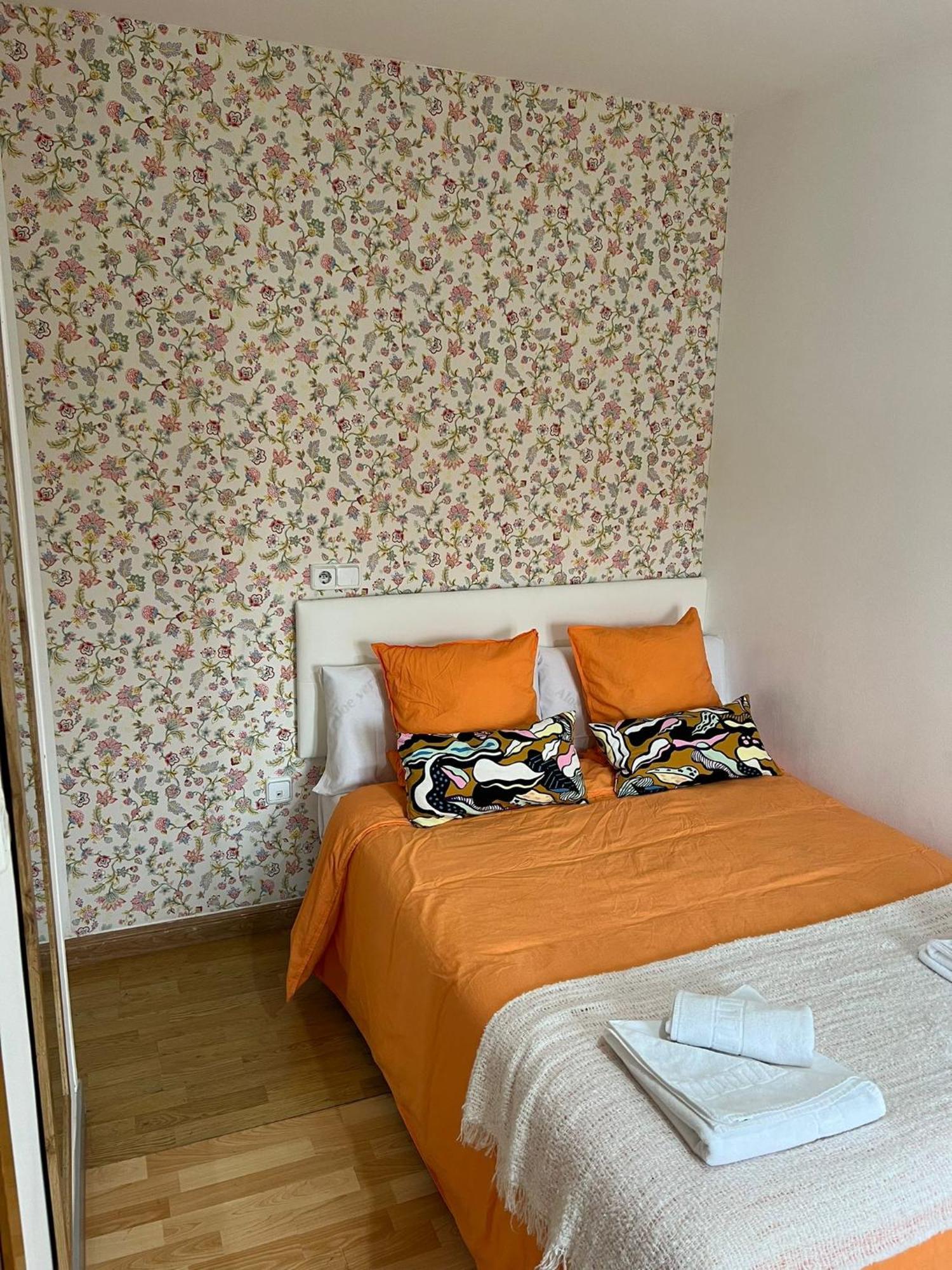 Hostal Flat55Мадрид Экстерьер фото
