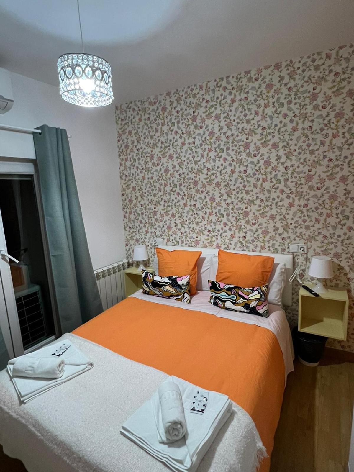Hostal Flat55Мадрид Экстерьер фото