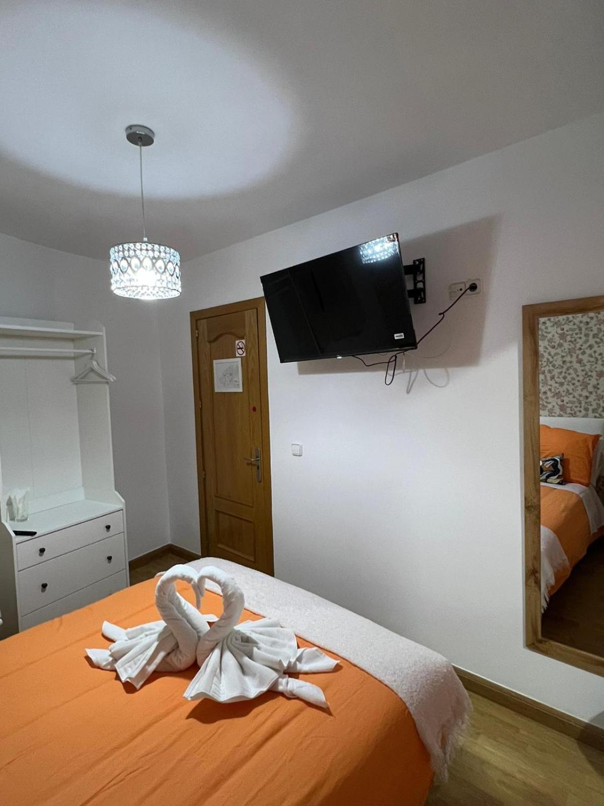 Hostal Flat55Мадрид Экстерьер фото
