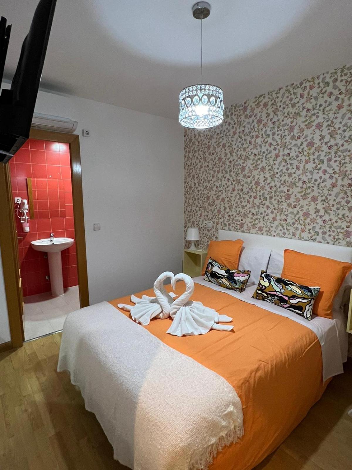 Hostal Flat55Мадрид Экстерьер фото