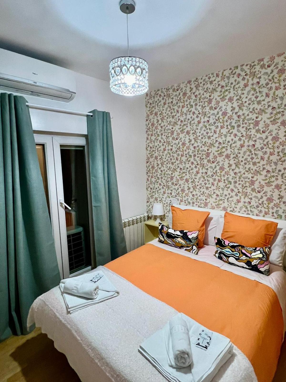 Hostal Flat55Мадрид Экстерьер фото