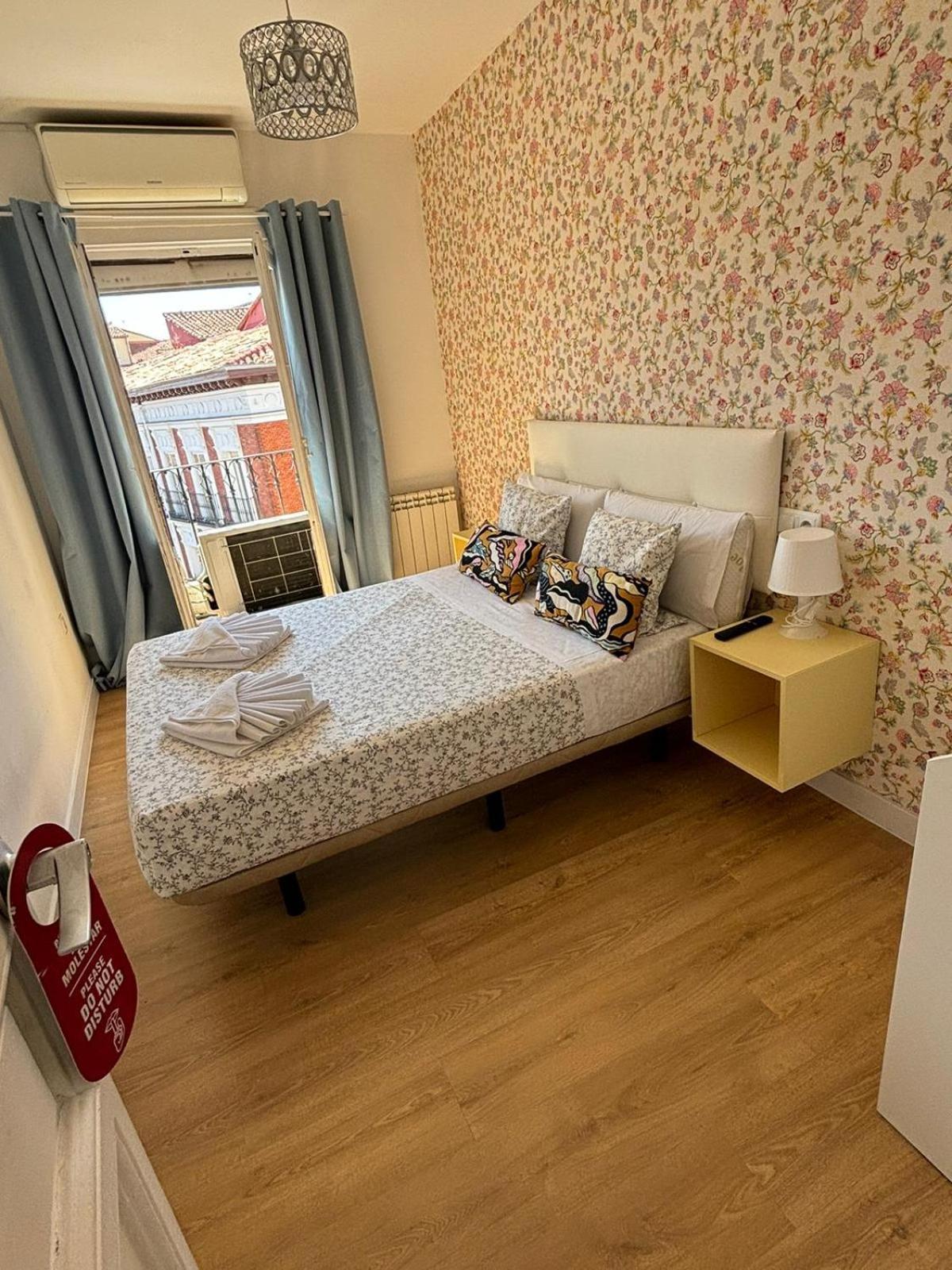 Hostal Flat55Мадрид Экстерьер фото