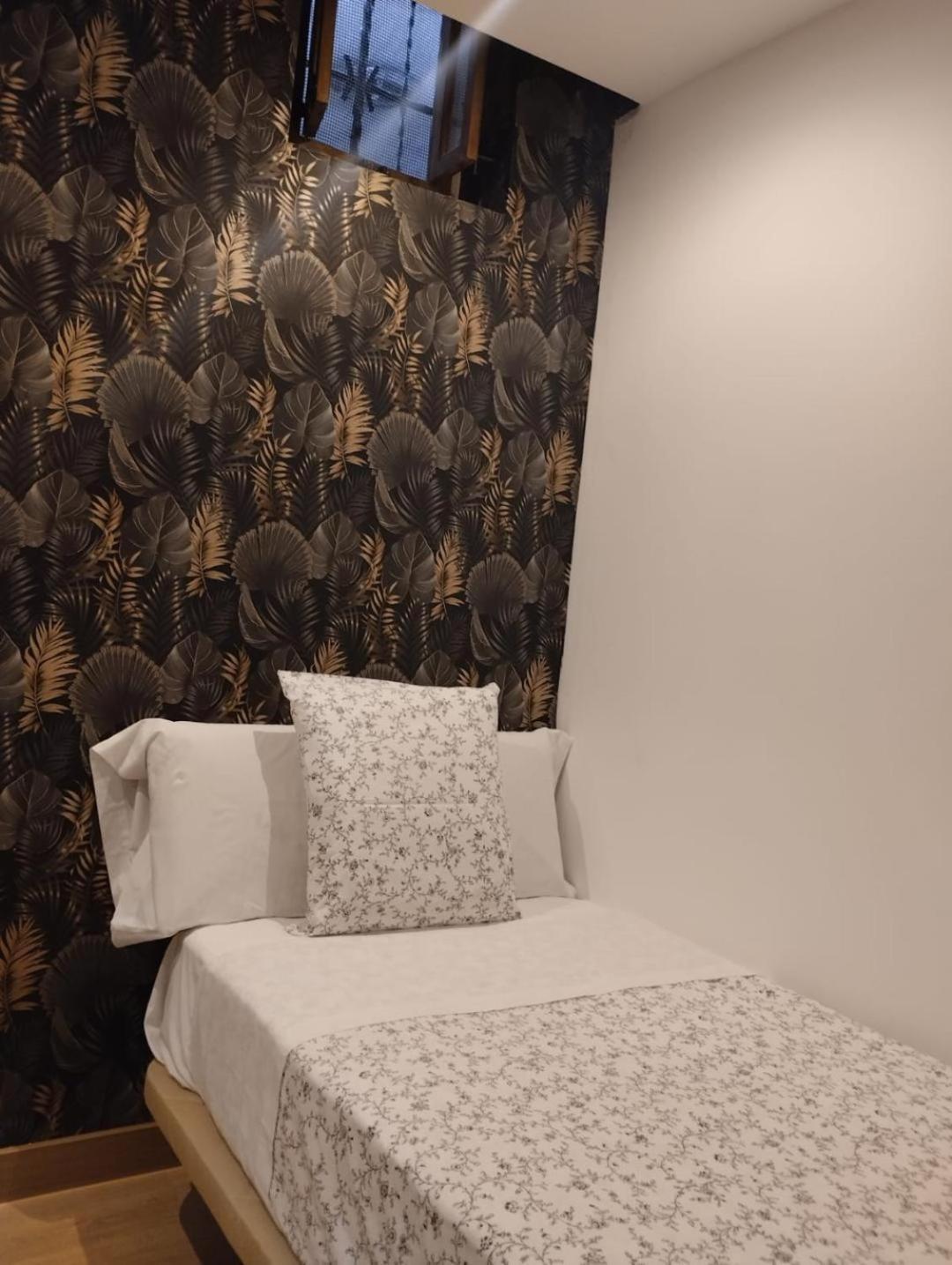Hostal Flat55Мадрид Экстерьер фото