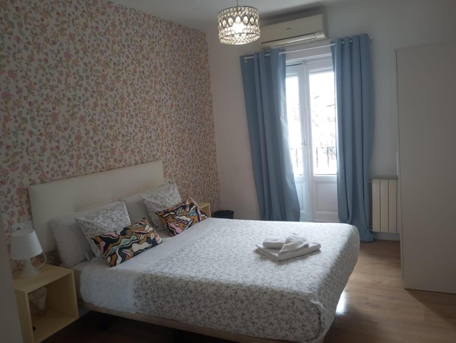 Hostal Flat55Мадрид Экстерьер фото