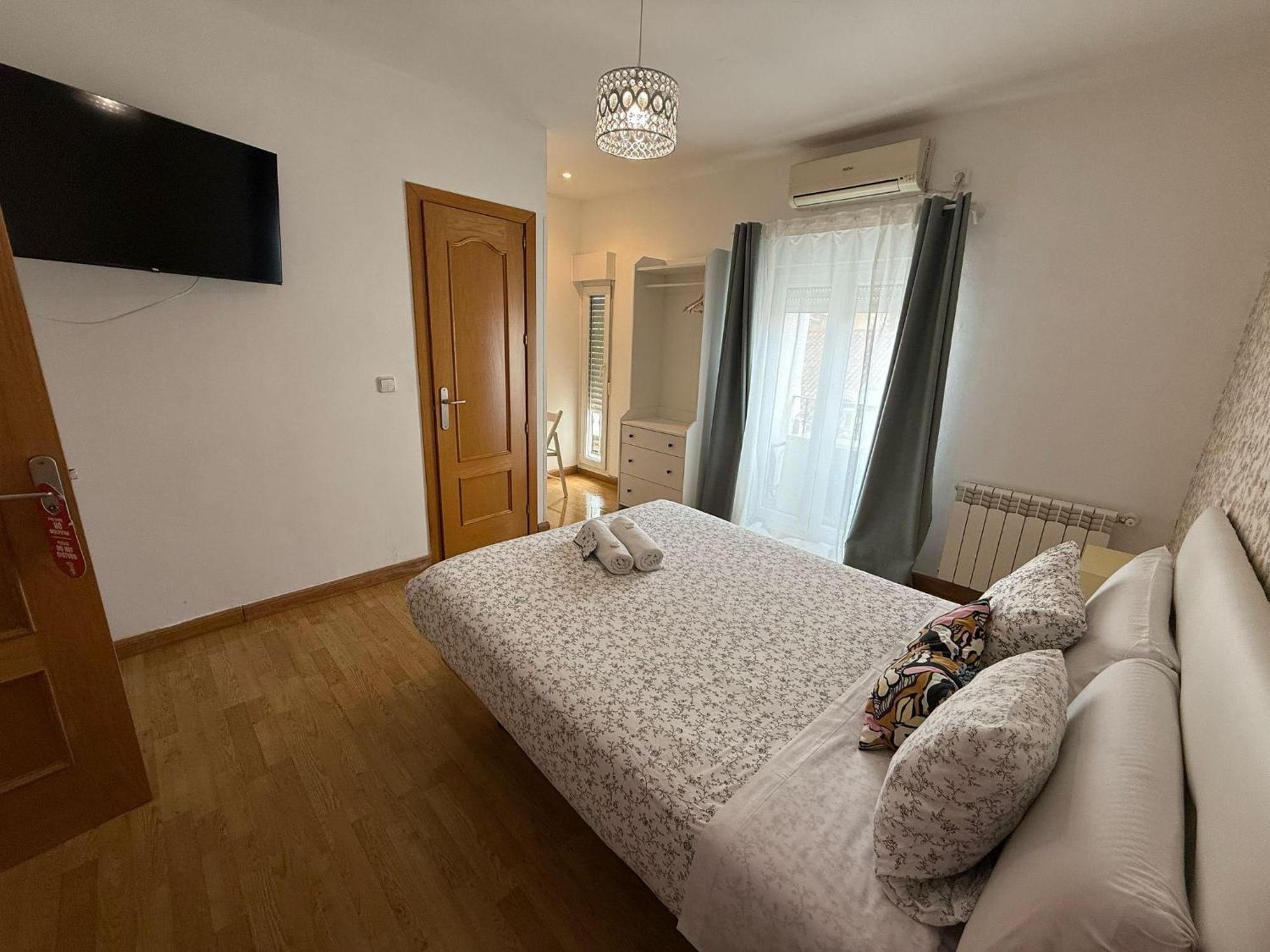 Hostal Flat55Мадрид Экстерьер фото