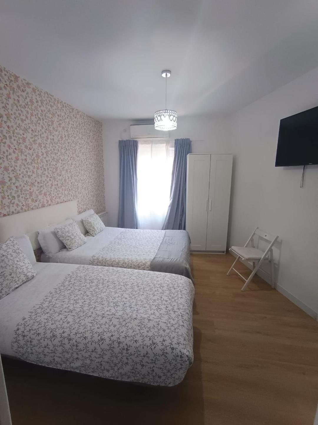 Hostal Flat55Мадрид Экстерьер фото