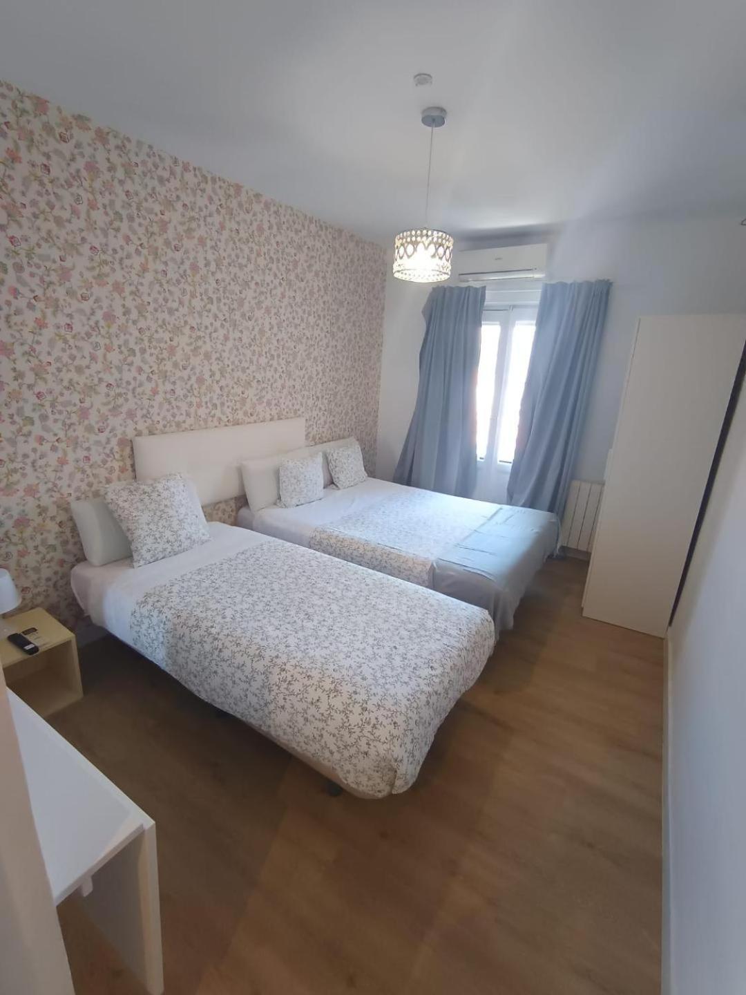 Hostal Flat55Мадрид Экстерьер фото